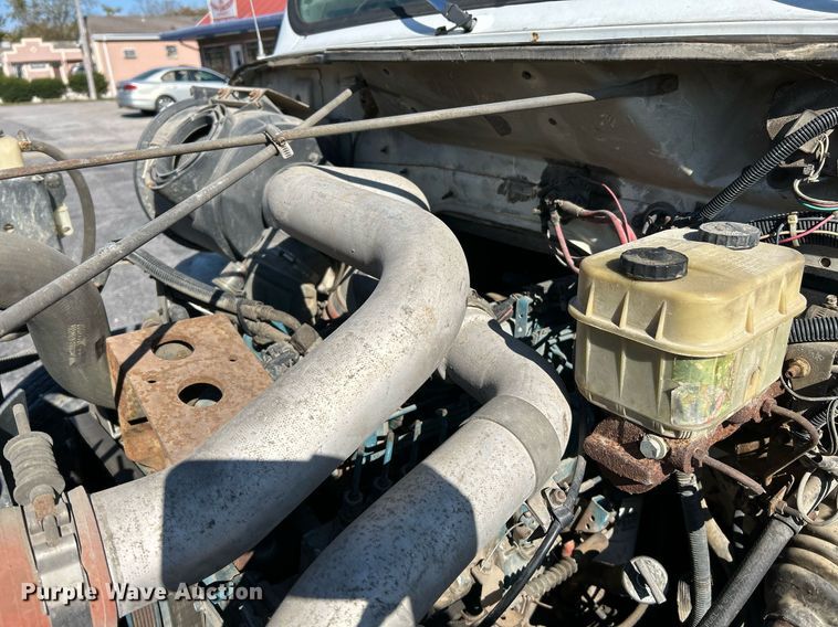 image for item NR9333 1996 International 4700  dump truck