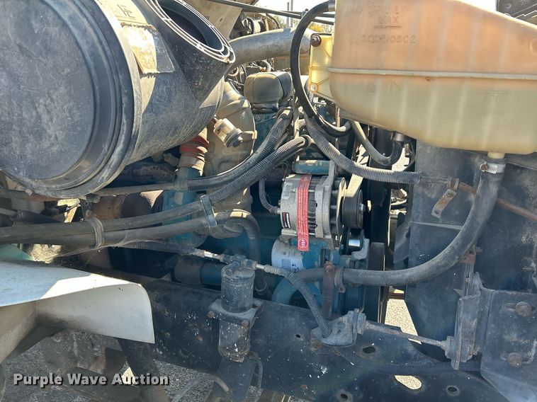 image for item NR9333 1996 International 4700  dump truck