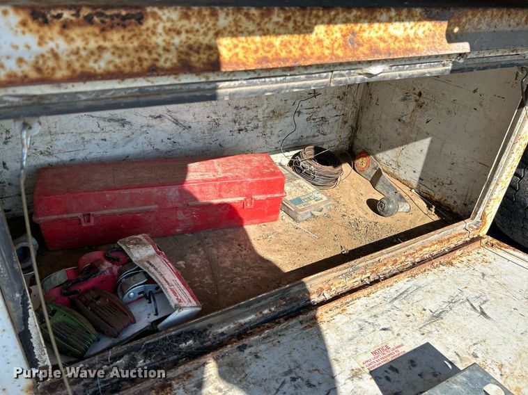 image for item NR9333 1996 International 4700  dump truck