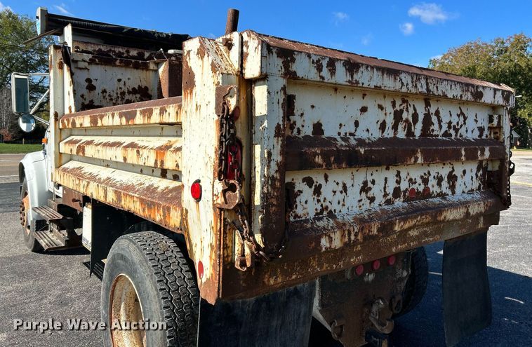 image for item NR9333 1996 International 4700  dump truck