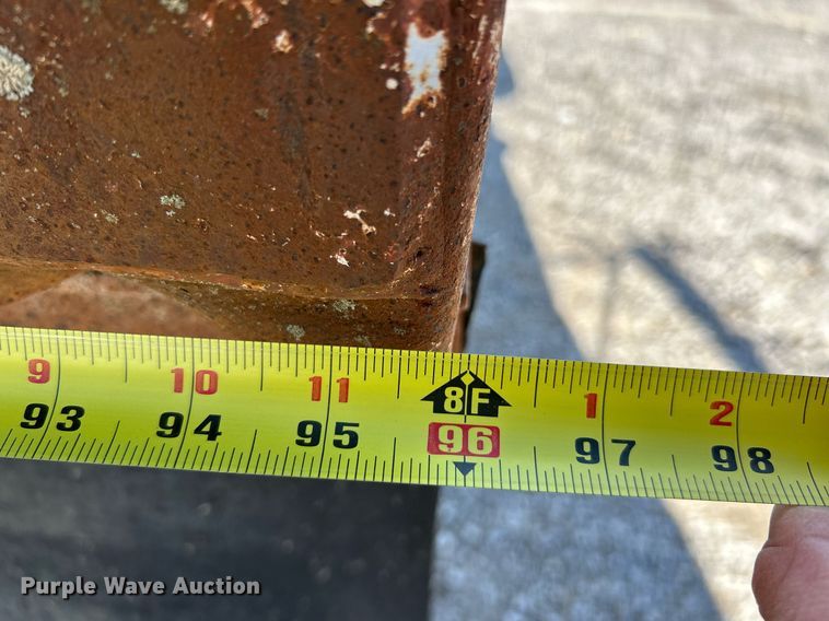 image for item NR9333 1996 International 4700  dump truck