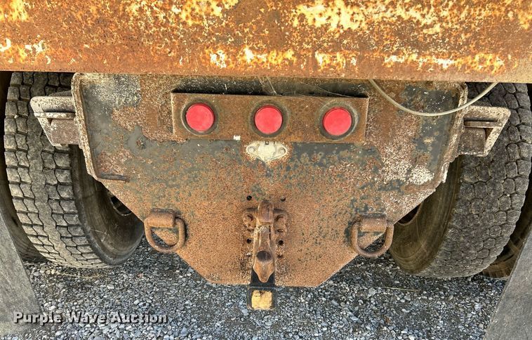 image for item NR9333 1996 International 4700  dump truck