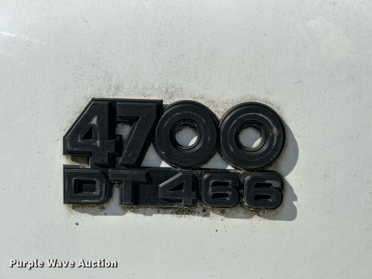 image for item NR9333 1996 International 4700  dump truck