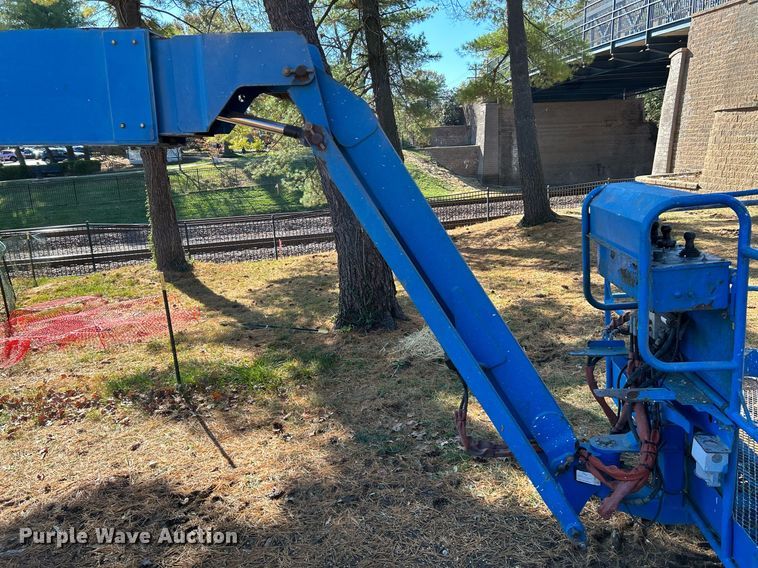 image for item NR9357 2014 Genie Z-80/60  boom lift