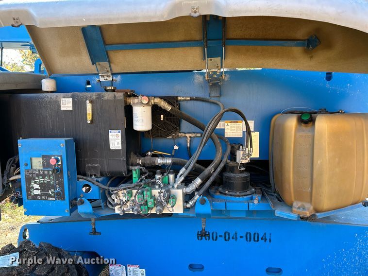 image for item NR9357 2014 Genie Z-80/60  boom lift