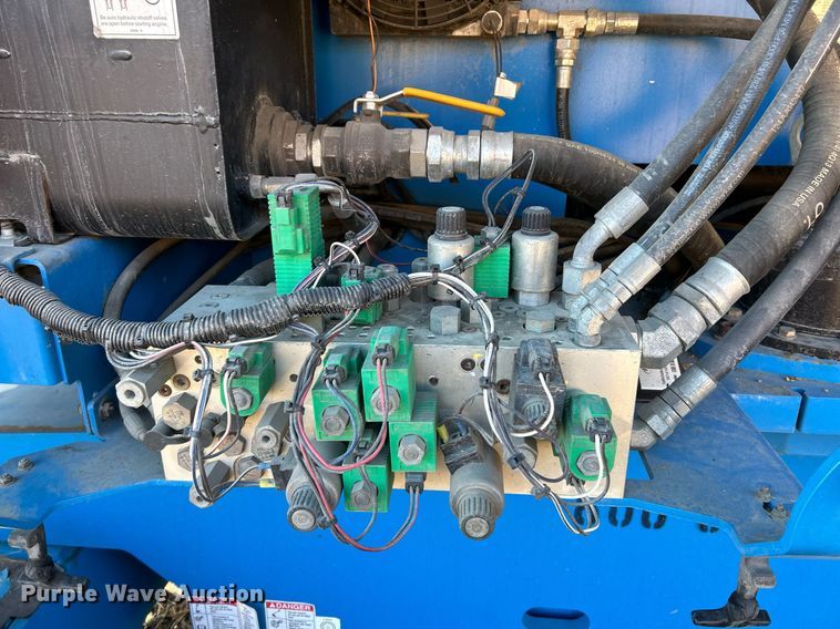 image for item NR9357 2014 Genie Z-80/60  boom lift