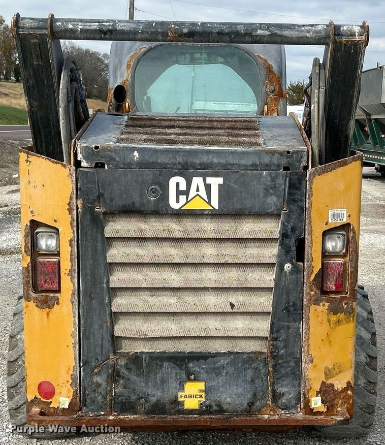 image for item NR9396 2014 Caterpillar 262D  skid steer loader