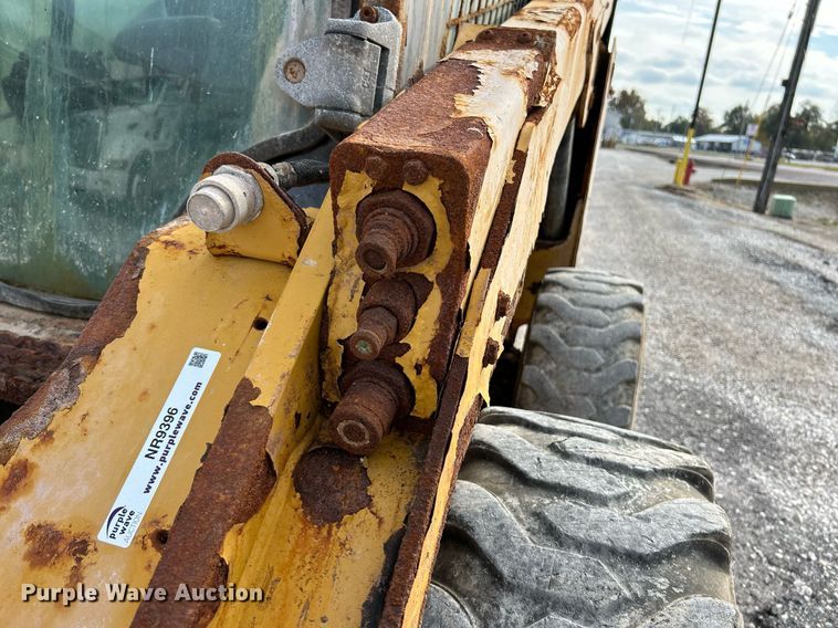 image for item NR9396 2014 Caterpillar 262D  skid steer loader