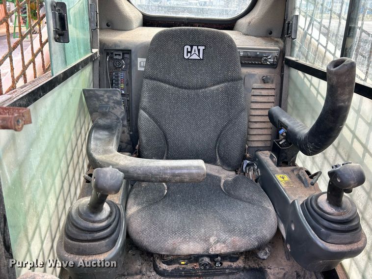 image for item NR9396 2014 Caterpillar 262D  skid steer loader