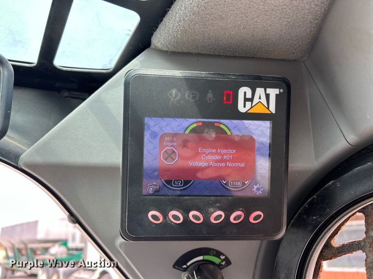 image for item NR9396 2014 Caterpillar 262D  skid steer loader