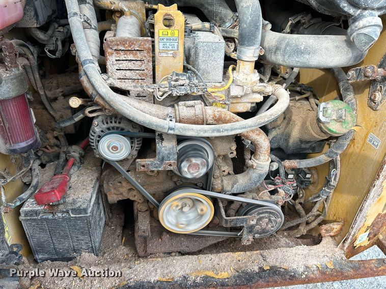 image for item NR9396 2014 Caterpillar 262D  skid steer loader