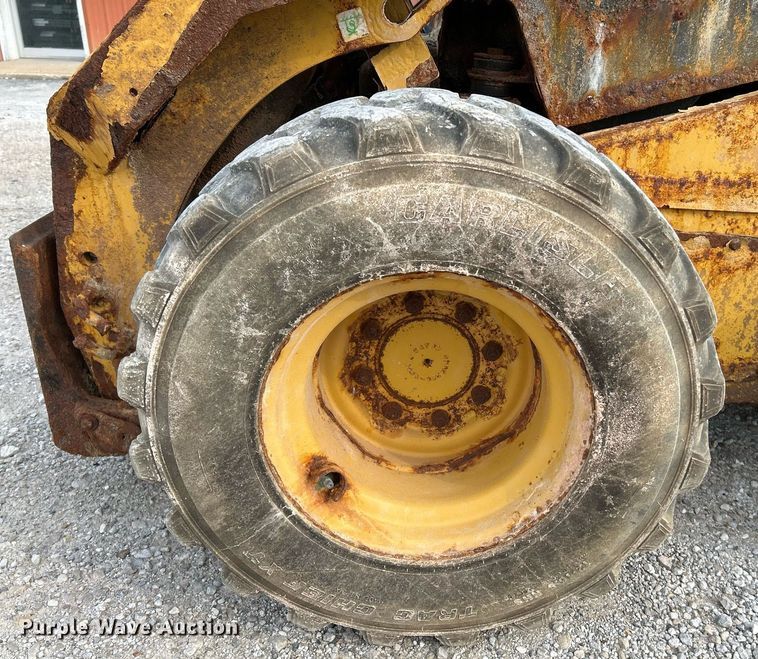 image for item NR9396 2014 Caterpillar 262D  skid steer loader