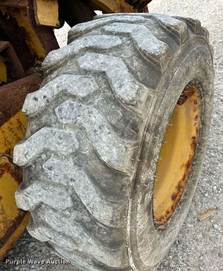 image for item NR9396 2014 Caterpillar 262D  skid steer loader