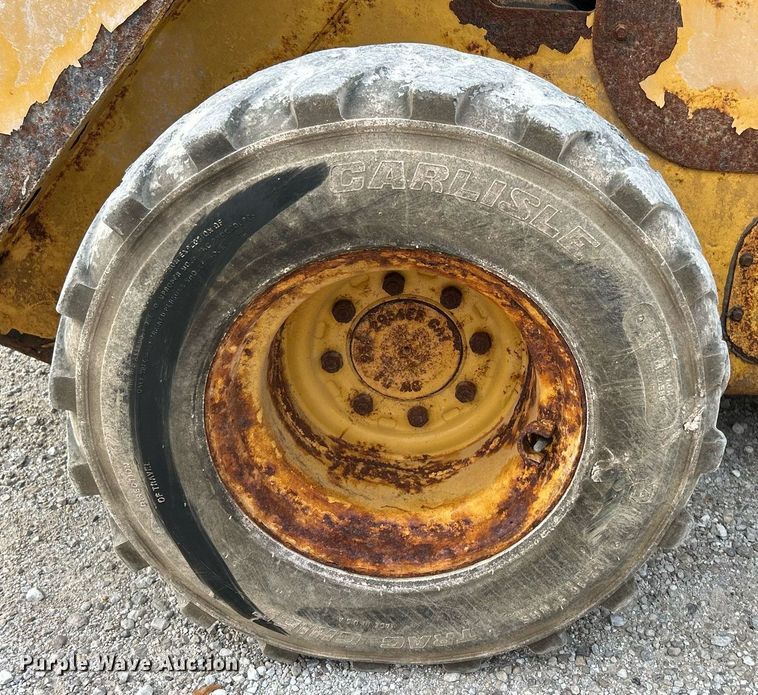 image for item NR9396 2014 Caterpillar 262D  skid steer loader