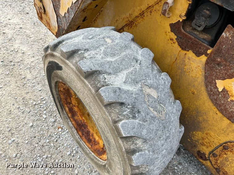 image for item NR9396 2014 Caterpillar 262D  skid steer loader