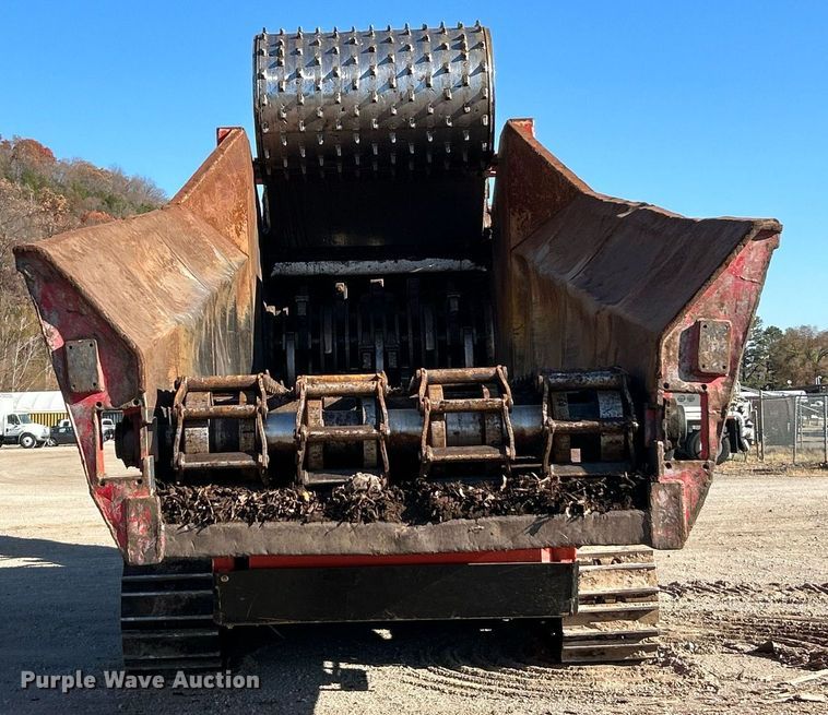 image for item NR9410 2019 Morbark Wood Hog 6400XT  horizontal grinder