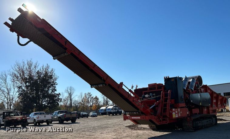 image for item NR9410 2019 Morbark Wood Hog 6400XT  horizontal grinder