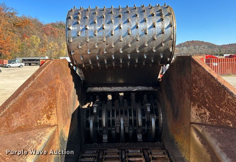 image for item NR9410 2019 Morbark Wood Hog 6400XT  horizontal grinder