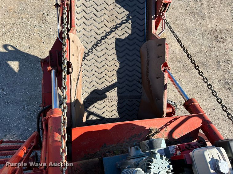 image for item NR9410 2019 Morbark Wood Hog 6400XT  horizontal grinder