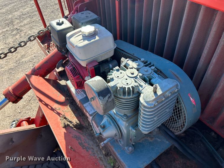 image for item NR9410 2019 Morbark Wood Hog 6400XT  horizontal grinder