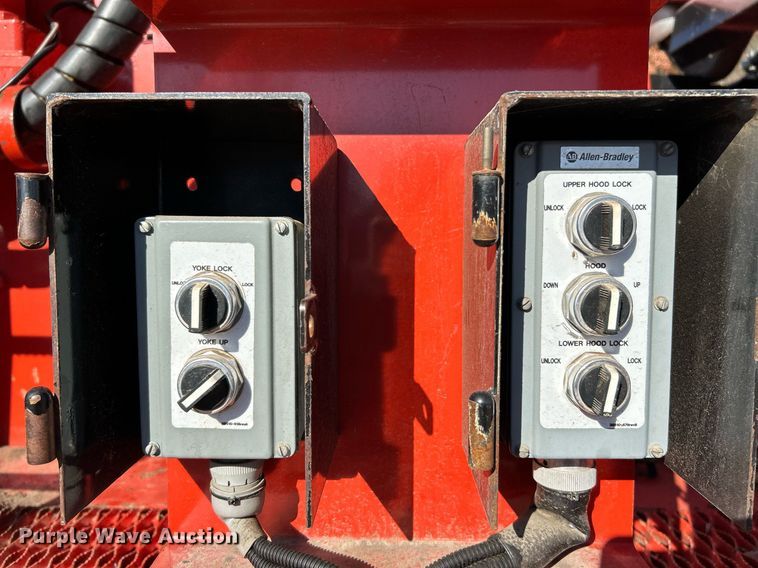 image for item NR9410 2019 Morbark Wood Hog 6400XT  horizontal grinder