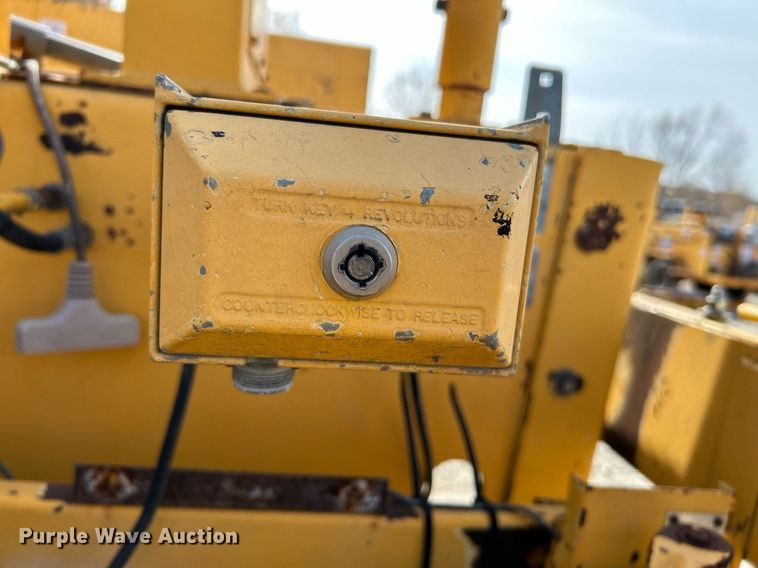 image for item NR9415 1994 Blaw-Knox PF-510  paver