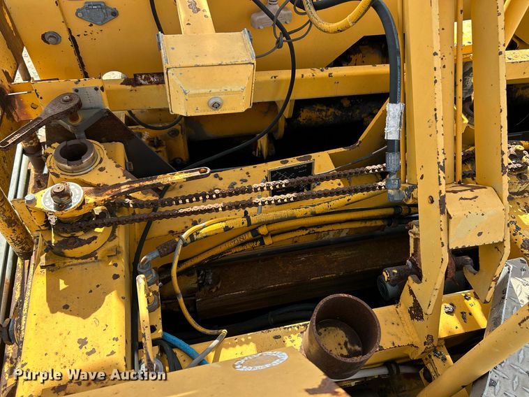 image for item NR9415 1994 Blaw-Knox PF-510  paver