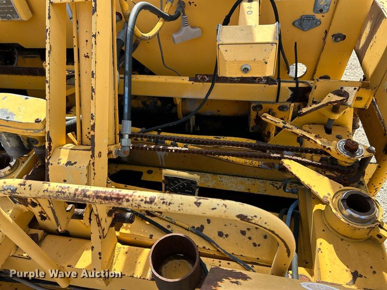 image for item NR9415 1994 Blaw-Knox PF-510  paver