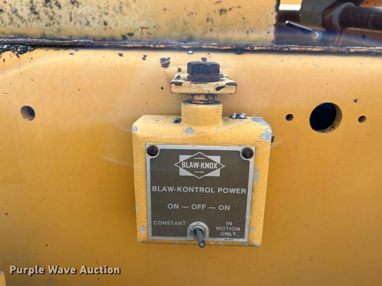 image for item NR9415 1994 Blaw-Knox PF-510  paver