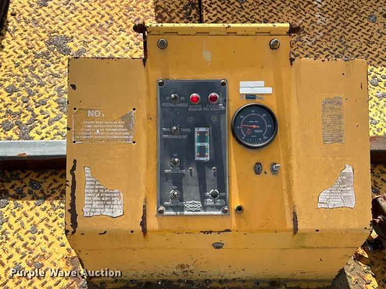 image for item NR9415 1994 Blaw-Knox PF-510  paver