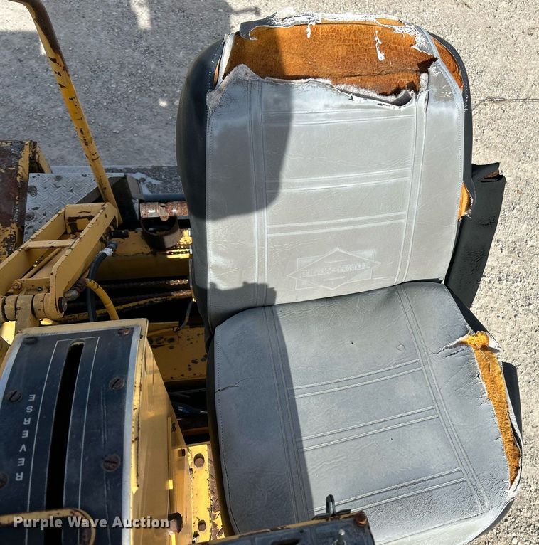 image for item NR9415 1994 Blaw-Knox PF-510  paver