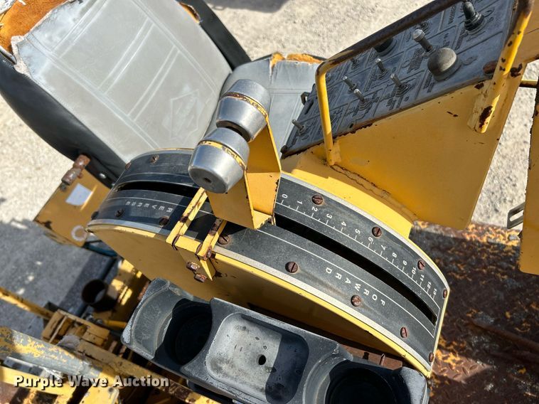 image for item NR9415 1994 Blaw-Knox PF-510  paver