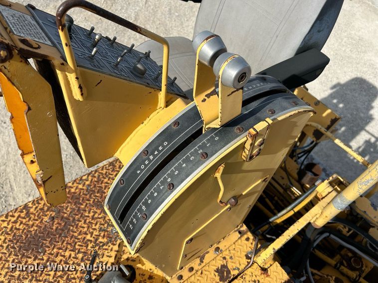 image for item NR9415 1994 Blaw-Knox PF-510  paver