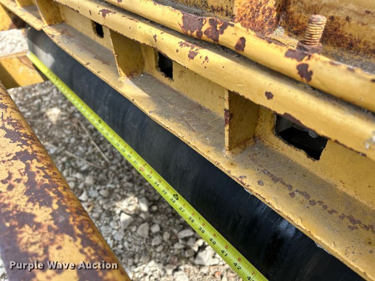 image for item NR9416 Gomaco PS-48  placer spreader