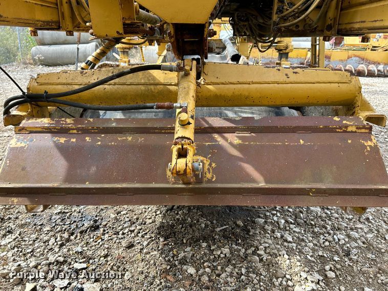 image for item NR9416 Gomaco PS-48  placer spreader