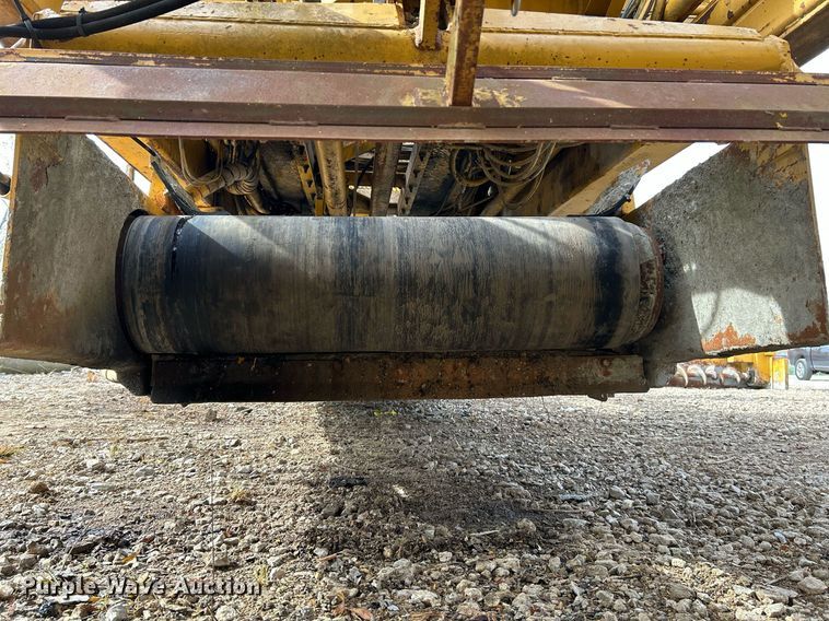 image for item NR9416 Gomaco PS-48  placer spreader