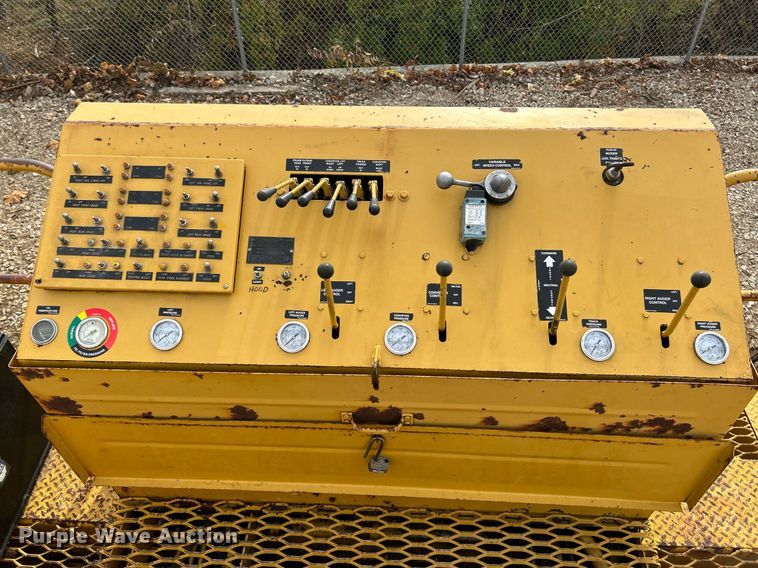 image for item NR9416 Gomaco PS-48  placer spreader