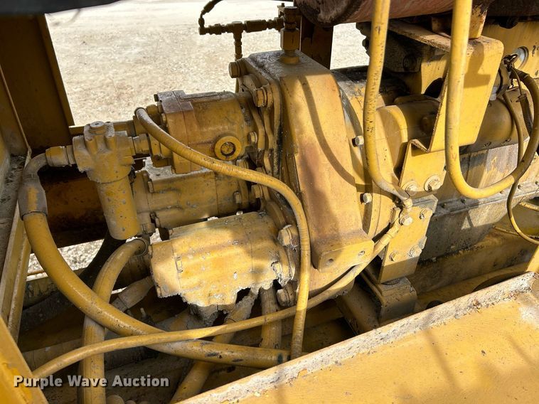 image for item NR9416 Gomaco PS-48  placer spreader