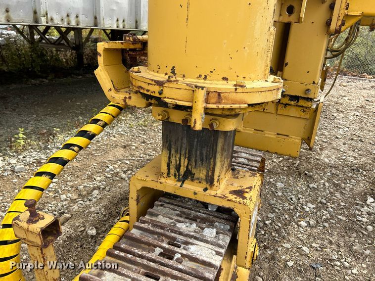 image for item NR9416 Gomaco PS-48  placer spreader