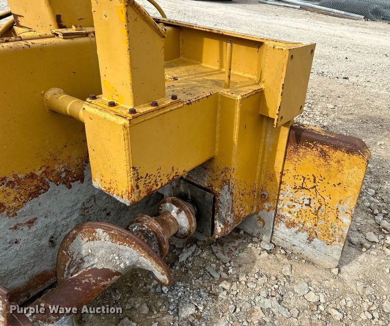 image for item NR9416 Gomaco PS-48  placer spreader