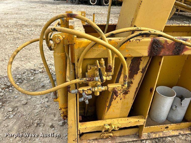 image for item NR9416 Gomaco PS-48  placer spreader