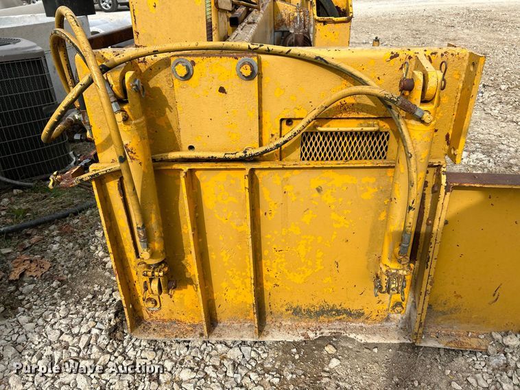 image for item NR9416 Gomaco PS-48  placer spreader