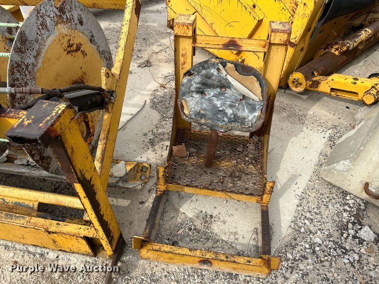 image for item NR9416 Gomaco PS-48  placer spreader