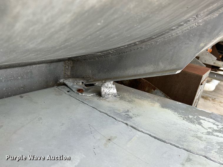 image for item NR9417 1967 Fruehauf TAG-F2-E-DF  tank trailer