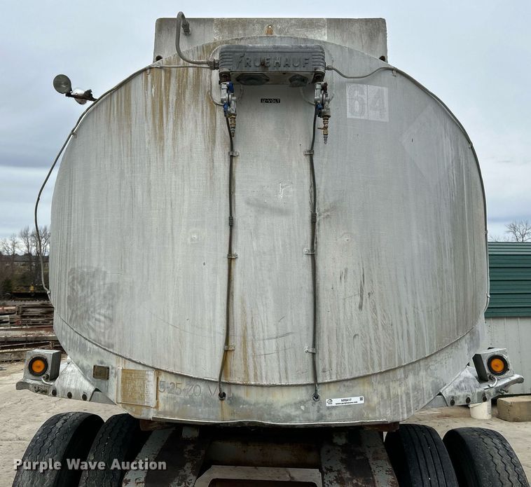 image for item NR9417 1967 Fruehauf TAG-F2-E-DF  tank trailer