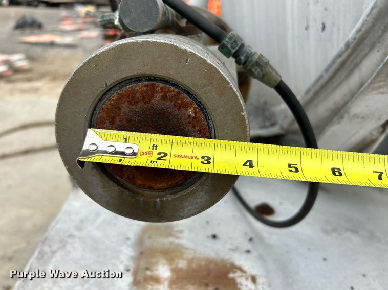 image for item NR9417 1967 Fruehauf TAG-F2-E-DF  tank trailer