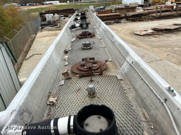 image for item NR9417 1967 Fruehauf TAG-F2-E-DF  tank trailer