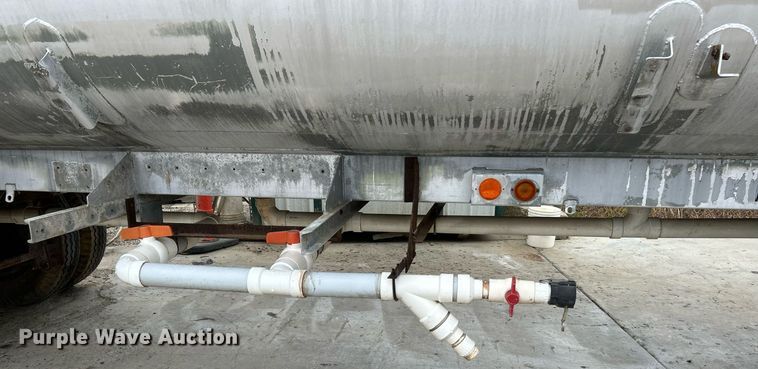 image for item NR9417 1967 Fruehauf TAG-F2-E-DF  tank trailer