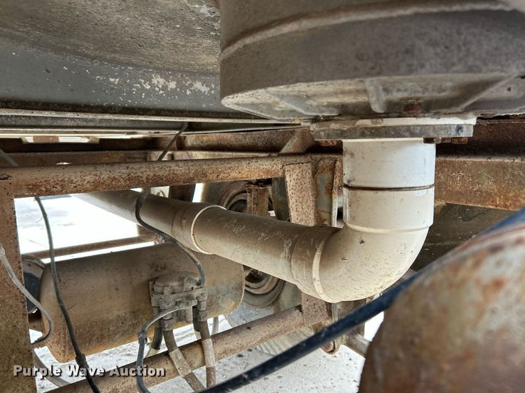 image for item NR9417 1967 Fruehauf TAG-F2-E-DF  tank trailer