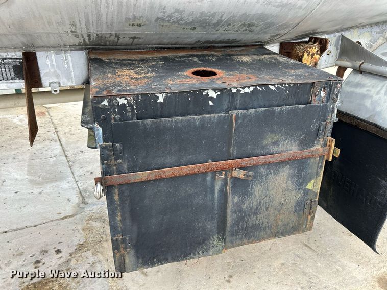 image for item NR9417 1967 Fruehauf TAG-F2-E-DF  tank trailer